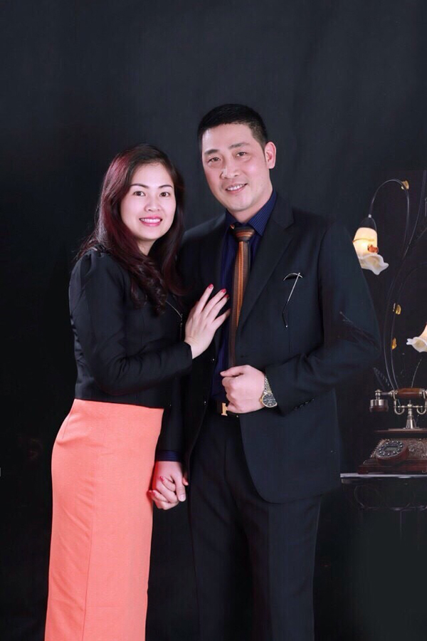 Hôn nhȃn đời thực của diễn viên VFC: NSƯT Hồ Phong hạnh phúc bên vợ làm ngành ngȃn hàng - Ảnh 4.