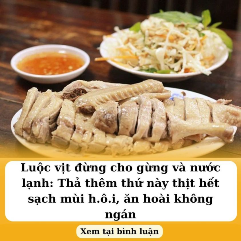 Luộc vịt đừng cho gừng và nước lạnh: Thả thêm thứ này thịt hết sạch mùi h.ô.i, ăn hoài không ngán