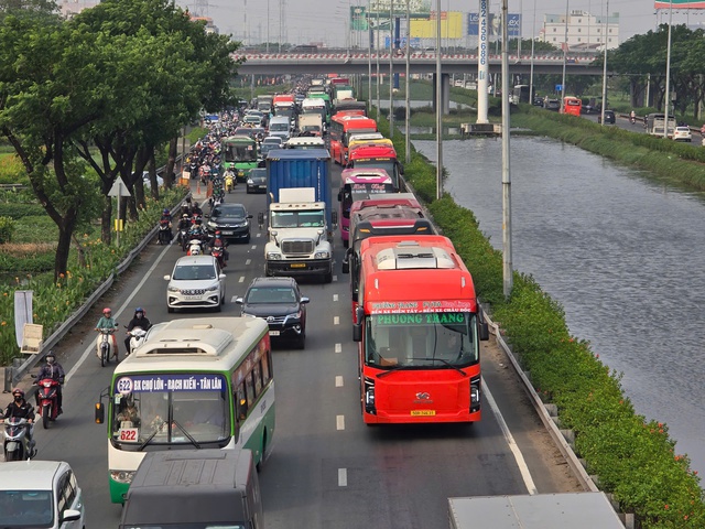 Quy định mới người lái ô tô nào cũng nên nhớ, tránh bị CSGT phạt- Ảnh 2.