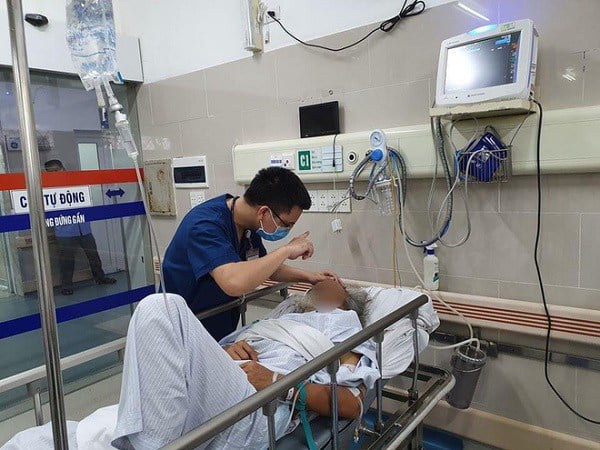 Bệnh nhân đột quỵ sau khi đi nắng về