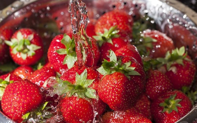 Bác sĩ Mỹ chỉ cách “tiêu diệt” thuốc trừ sâu và chất bẩn trong hoa quả, chỉ vài bước mà bớt bệnh cho gia đình- Ảnh 3.